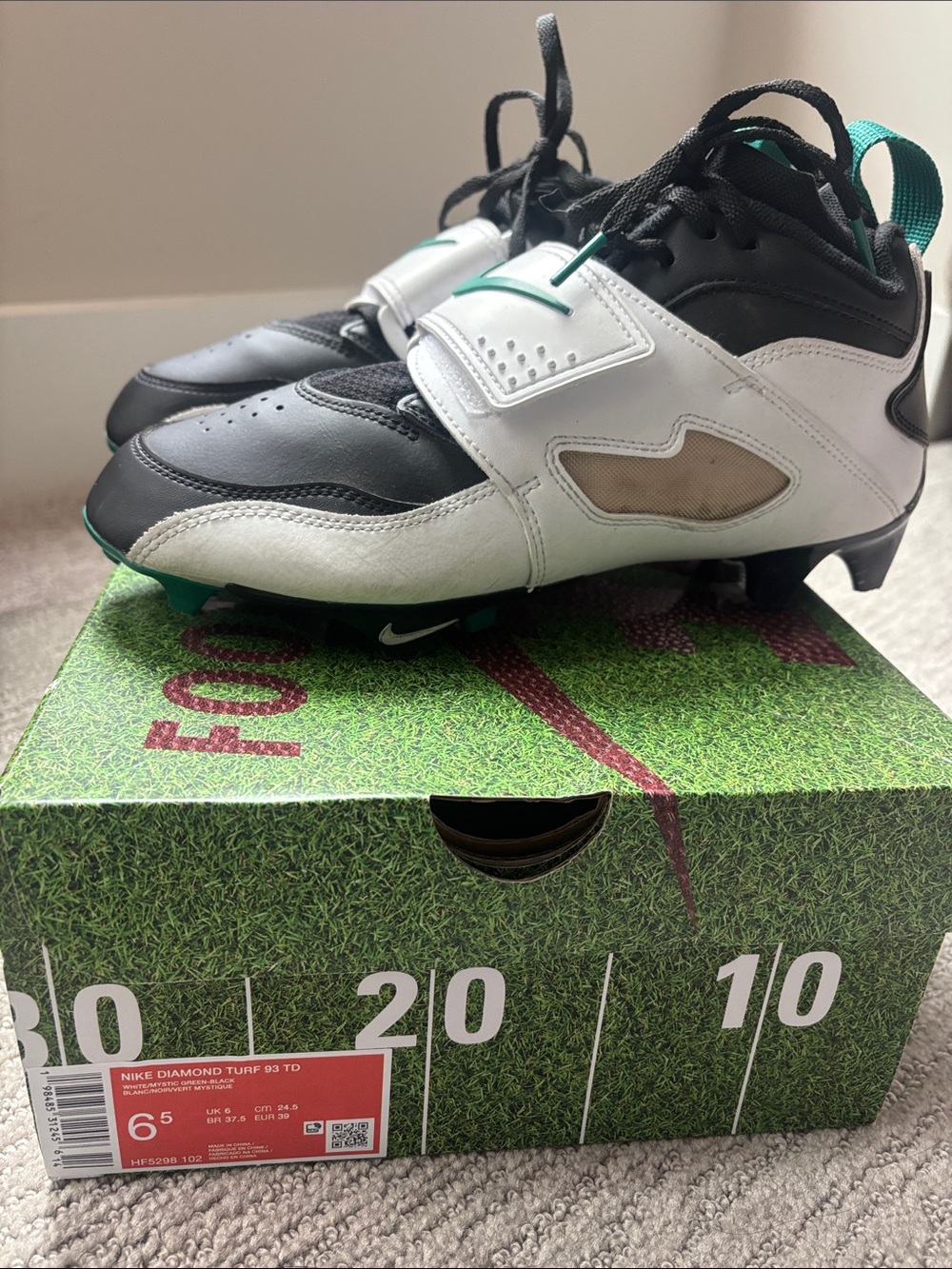 Nike Diamond Turf 93 Football Cleats